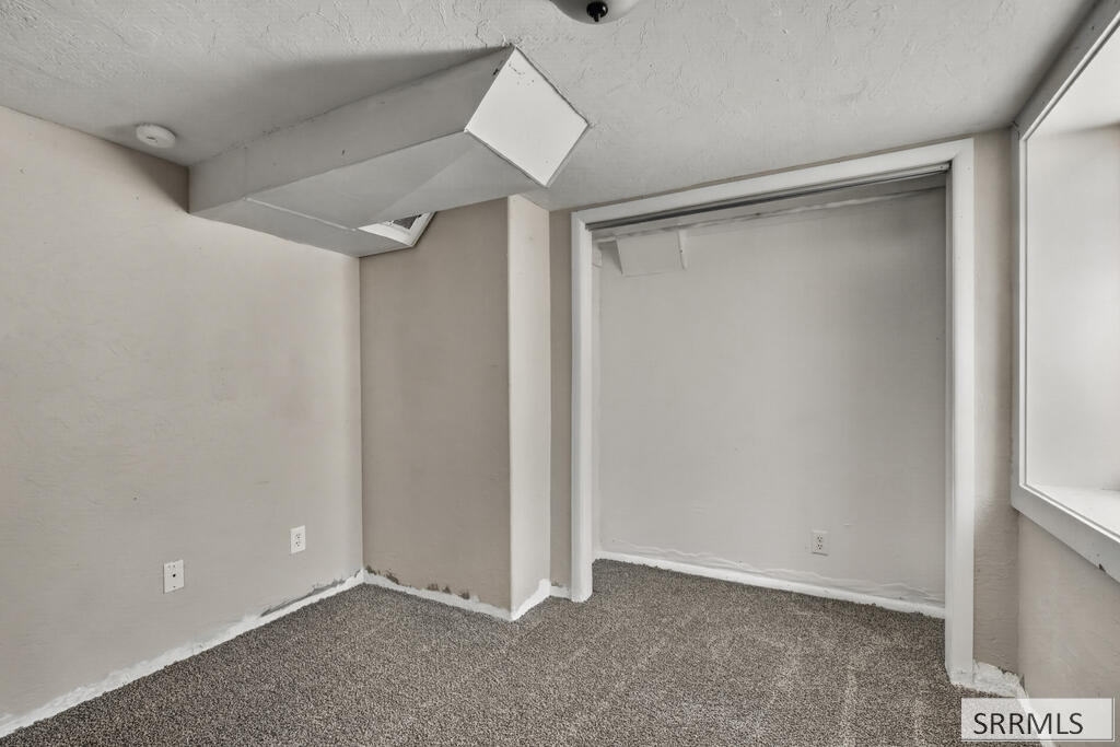 957 S Shilling Avenue Property Photo 28