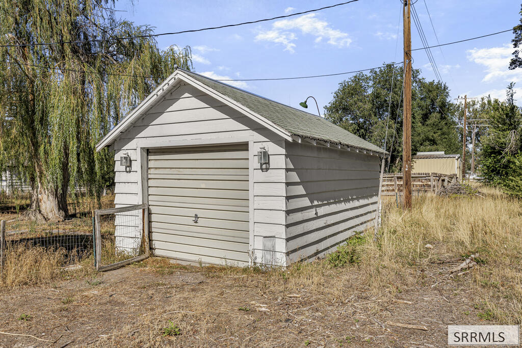 957 S Shilling Avenue Property Photo 37
