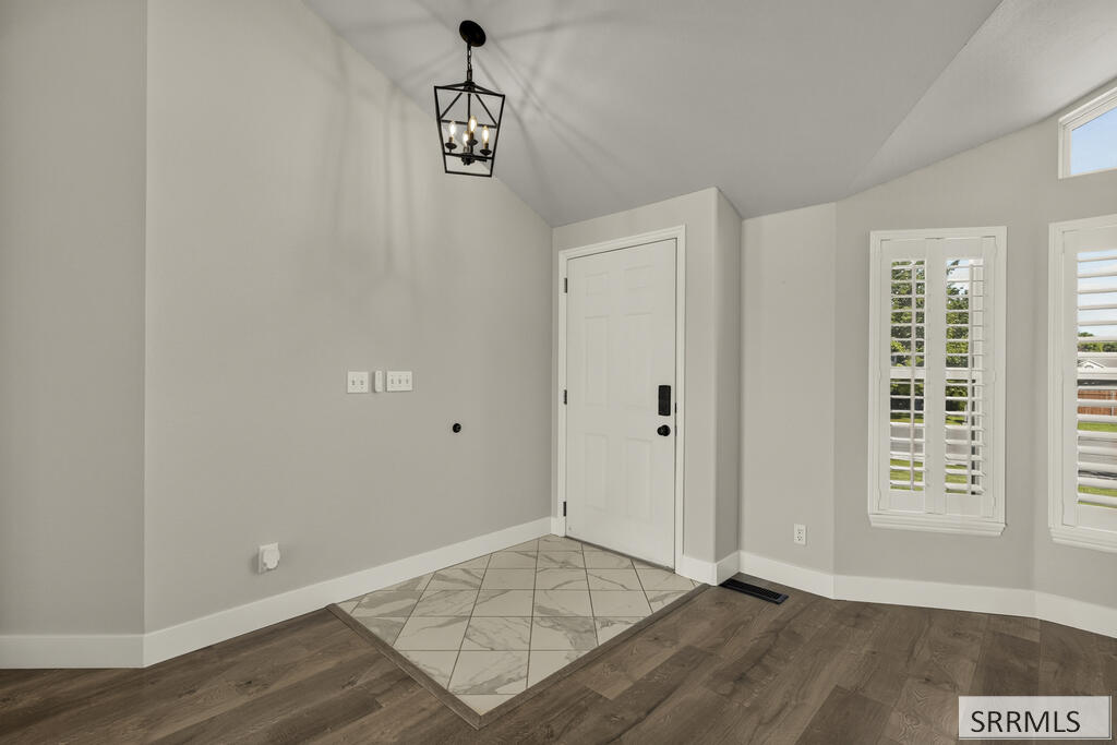 5471 Jerry Lane Property Photo 6