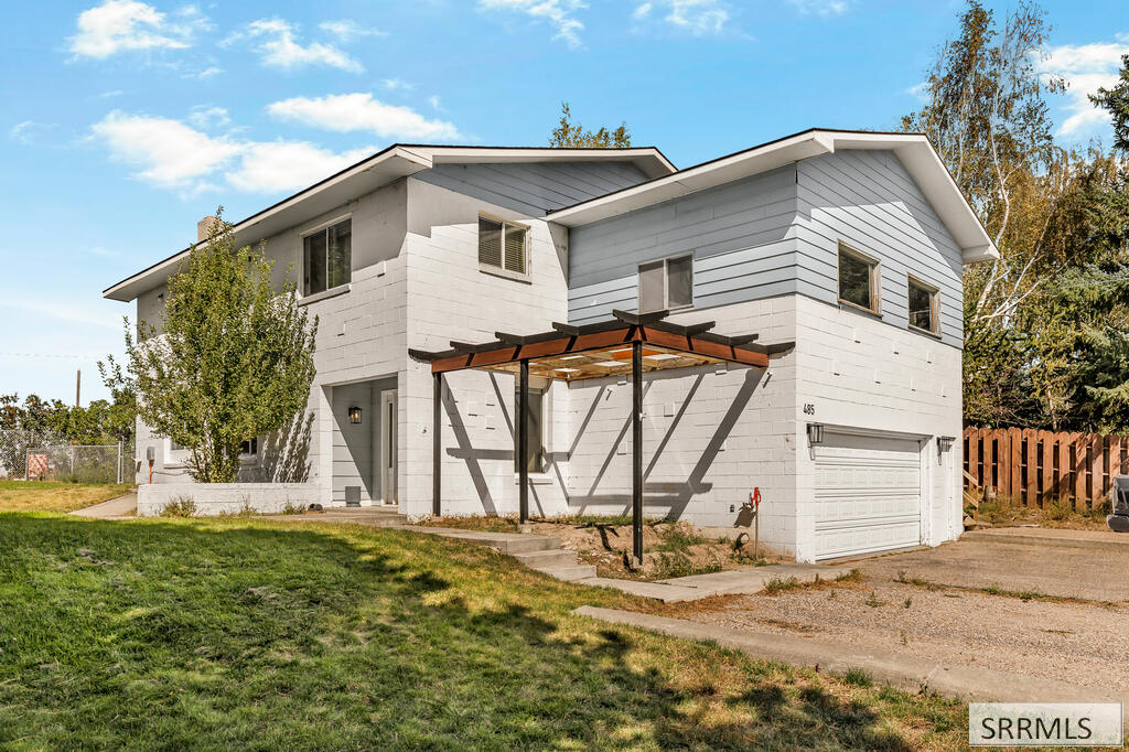 485 Gardner Drive Property Photo 1