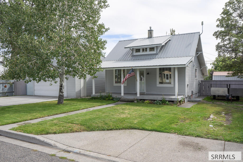 532 W 4 N Property Photo 3