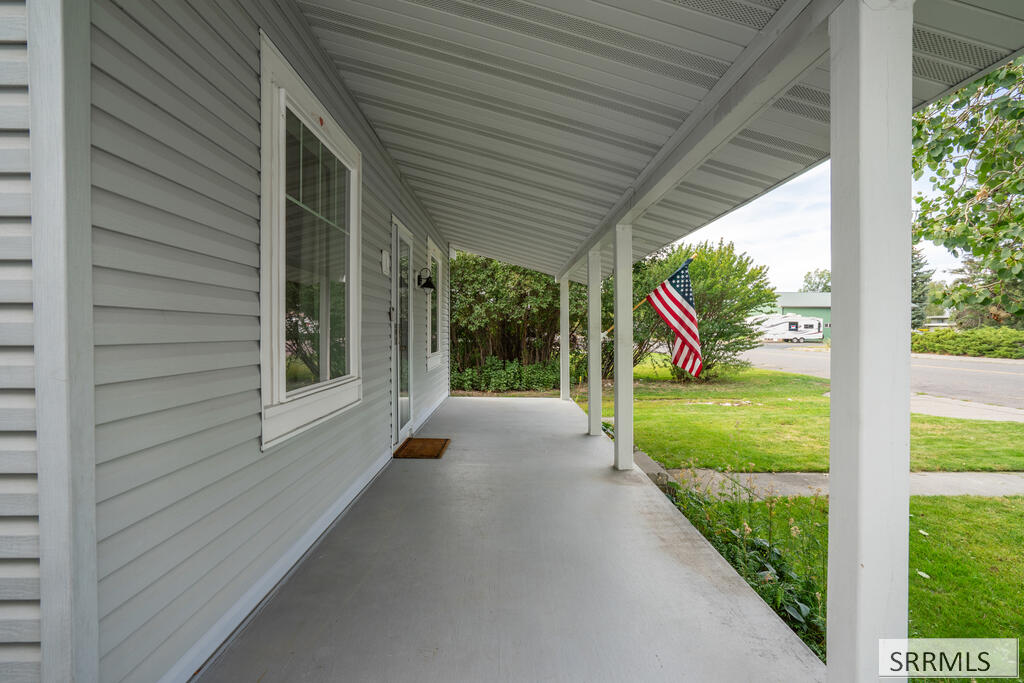532 W 4 N Property Photo 5