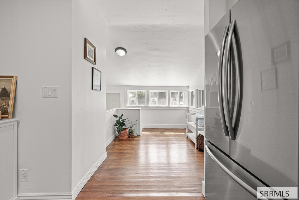 532 W 4 N Property Photo 16
