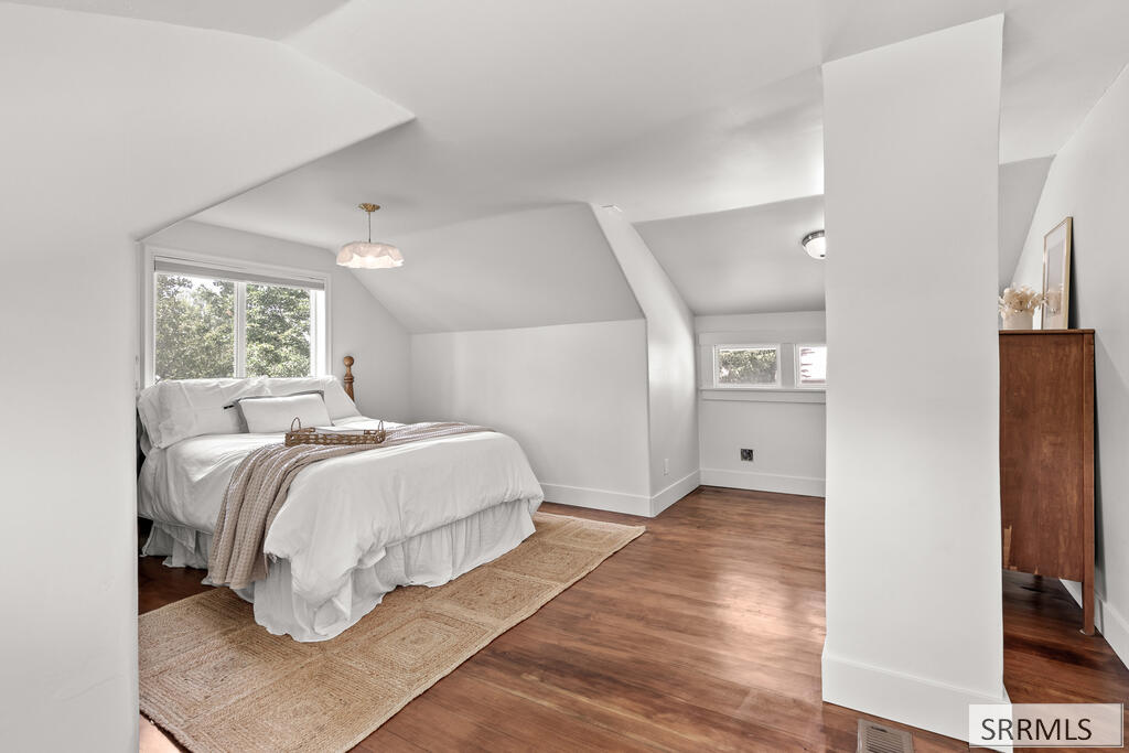 532 W 4 N Property Photo 31