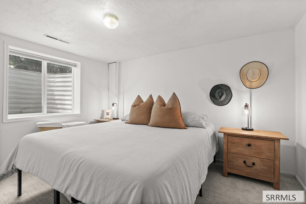 532 W 4 N Property Photo 32