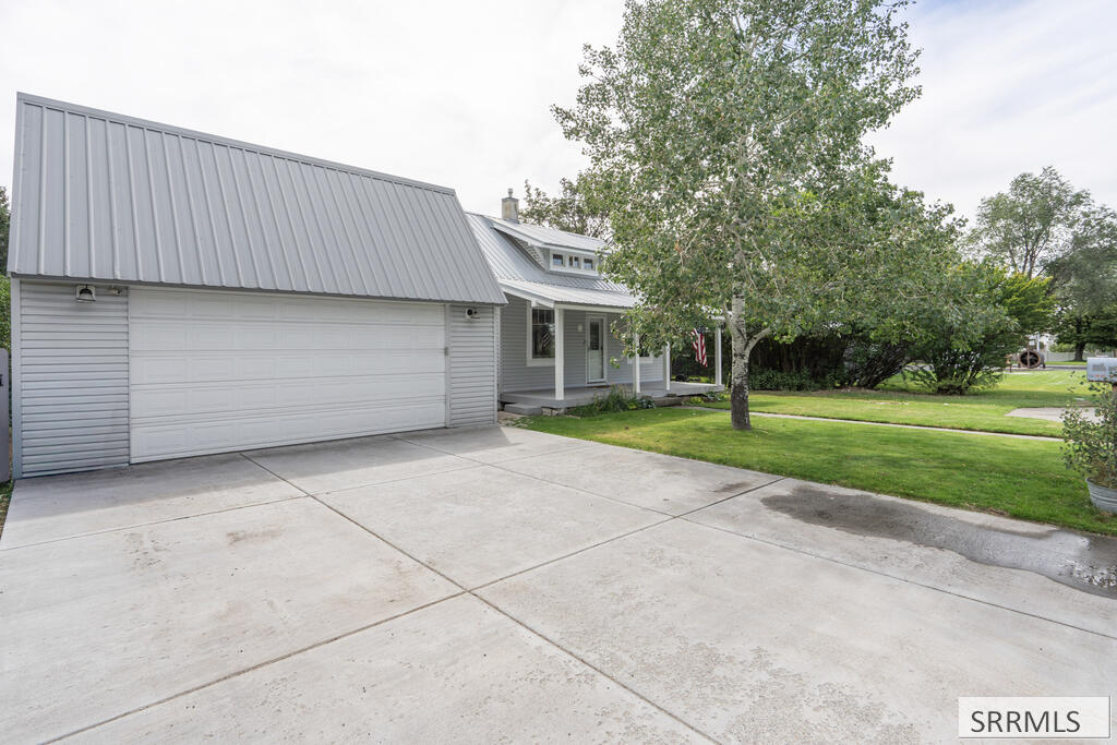 532 W 4 N Property Photo 42