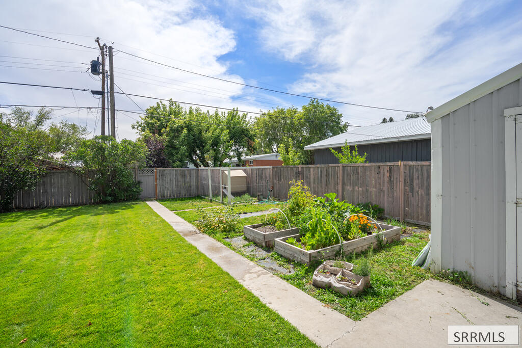 532 W 4 N Property Photo 44
