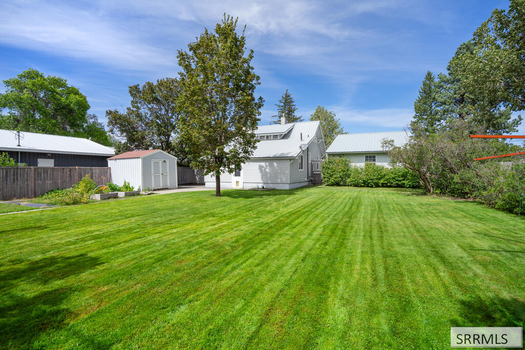 532 W 4 N Property Photo 45