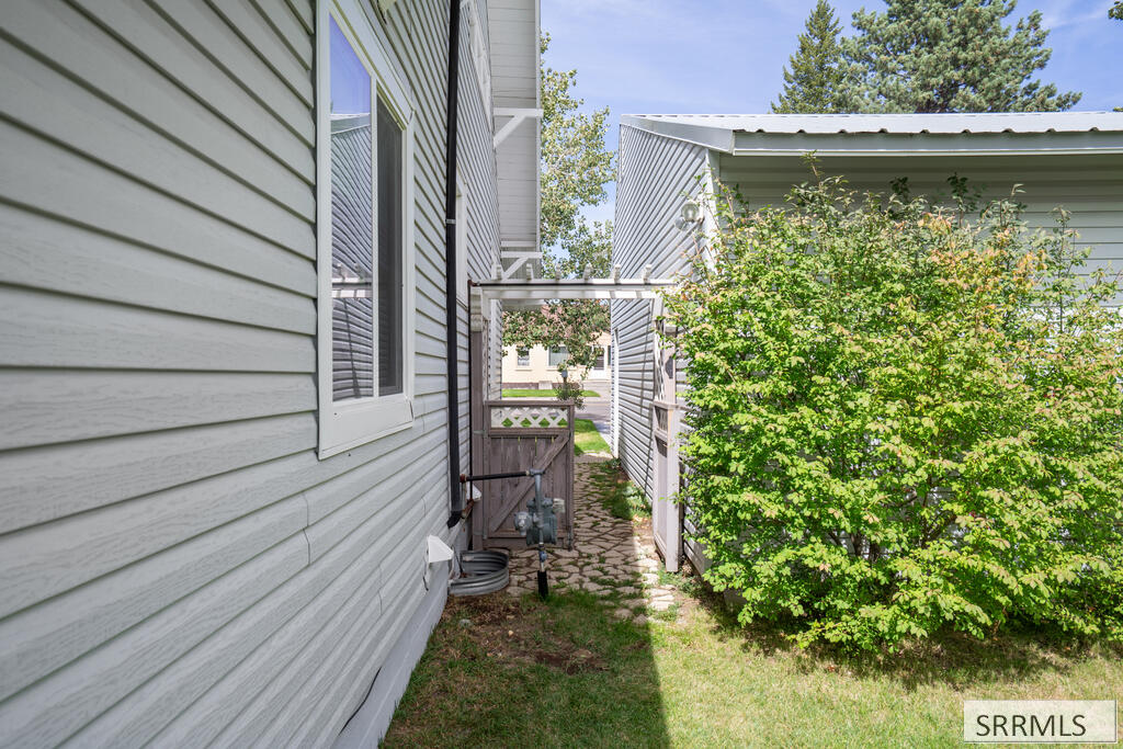 532 W 4 N Property Photo 49
