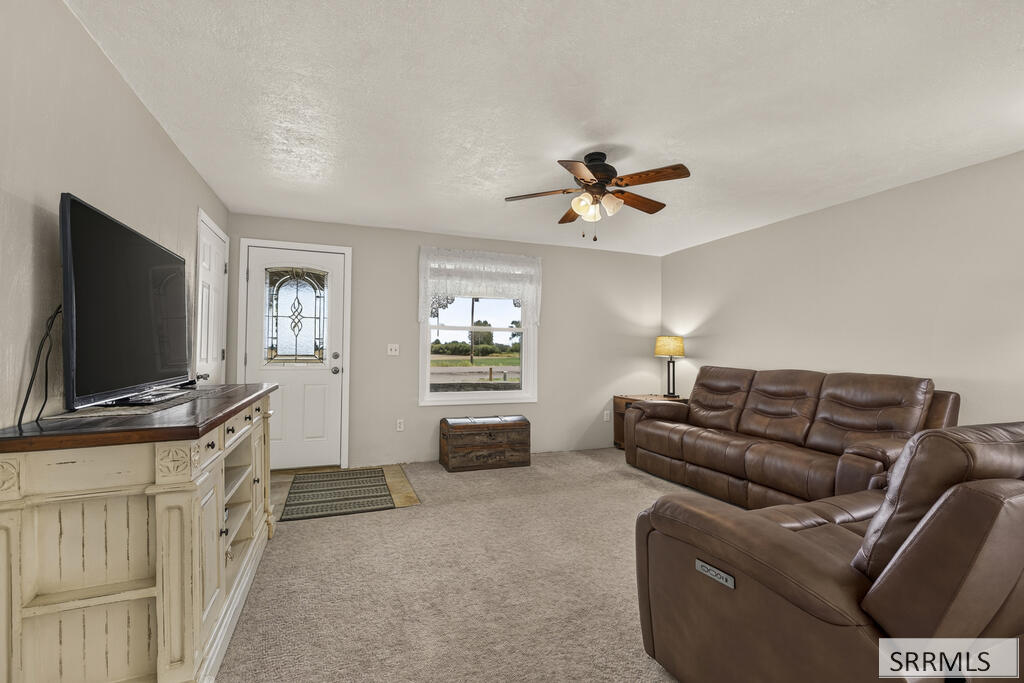 455 N 1800 E Property Photo 5