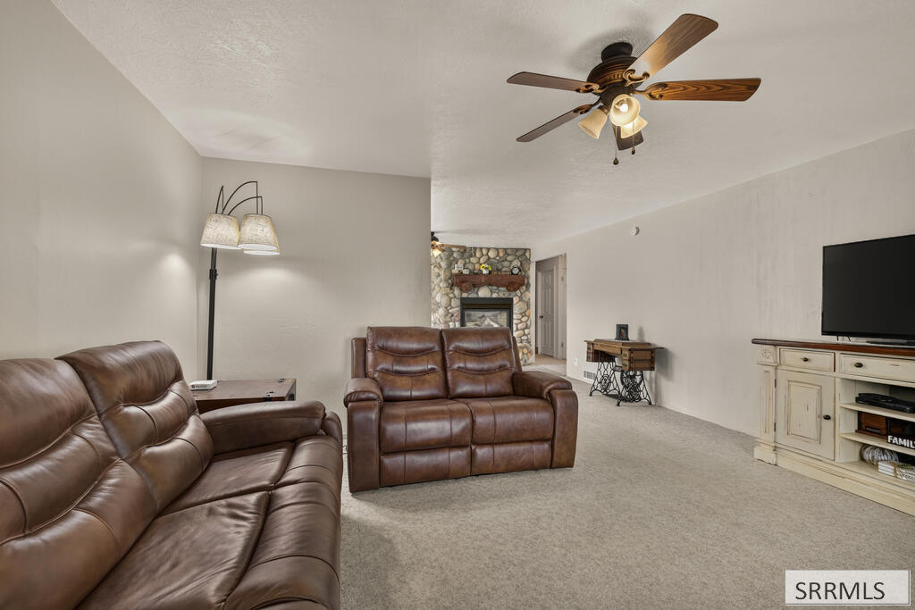 455 N 1800 E Property Photo 7