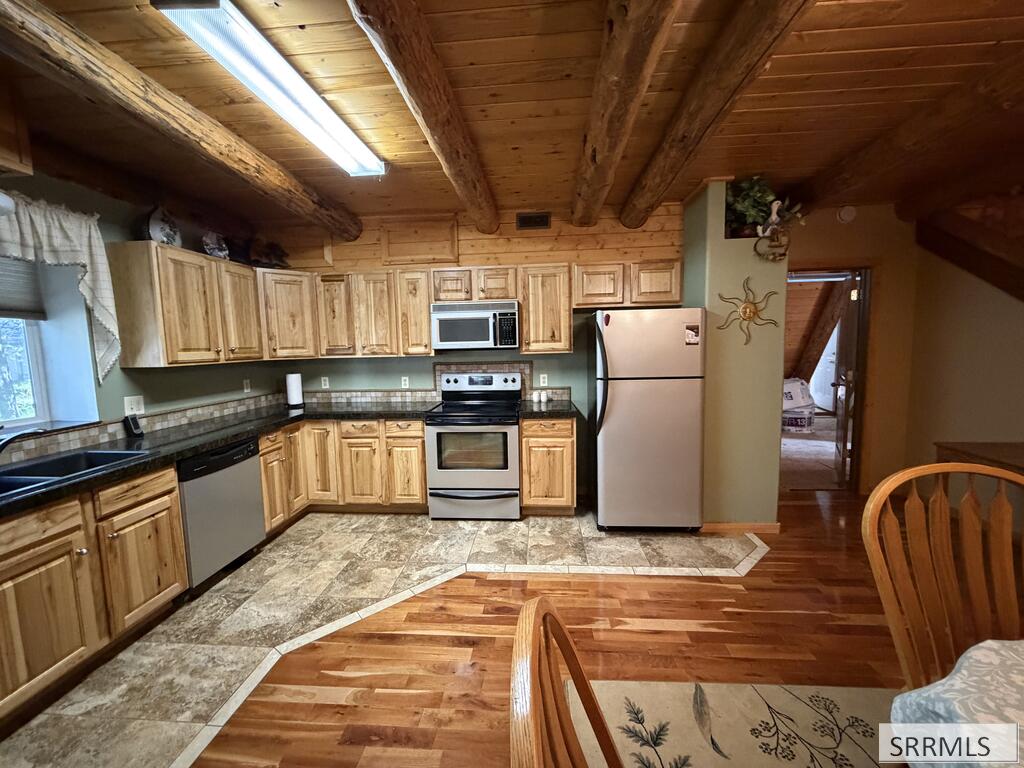 3619 Bills Loop South Road Property Photo 2