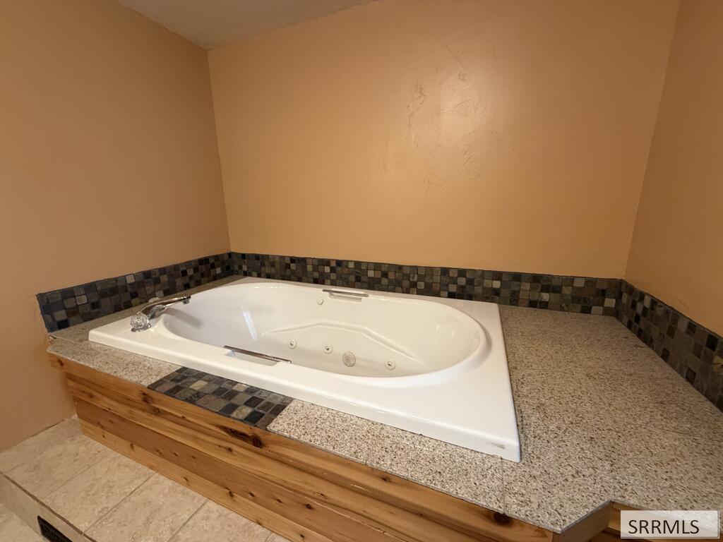 3619 Bills Loop South Road Property Photo 21