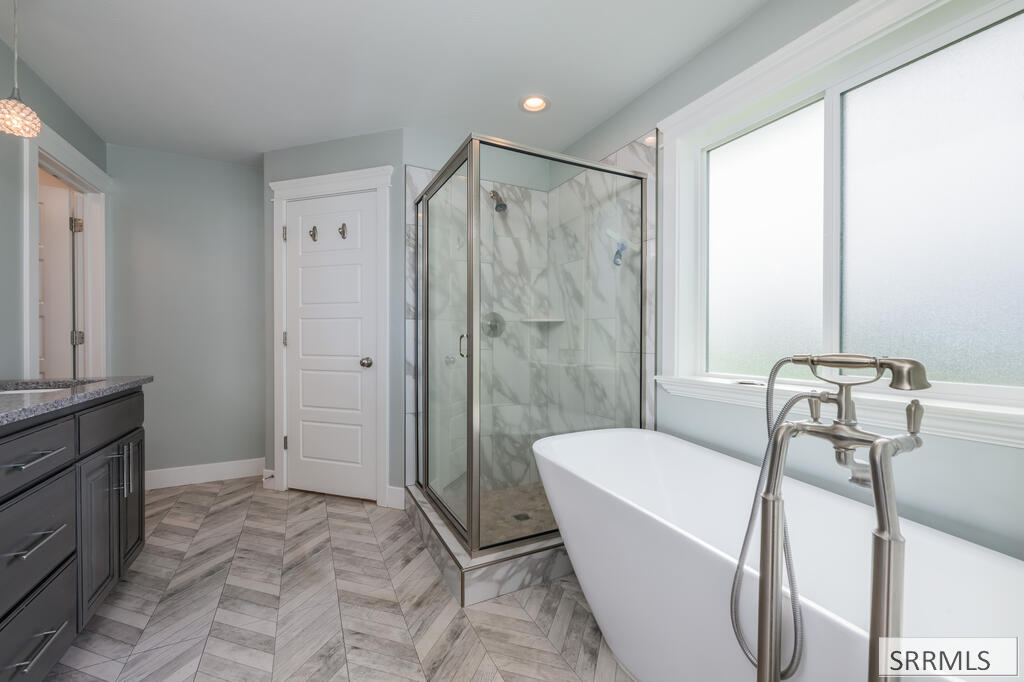 4802 Porter Drive Property Photo 6
