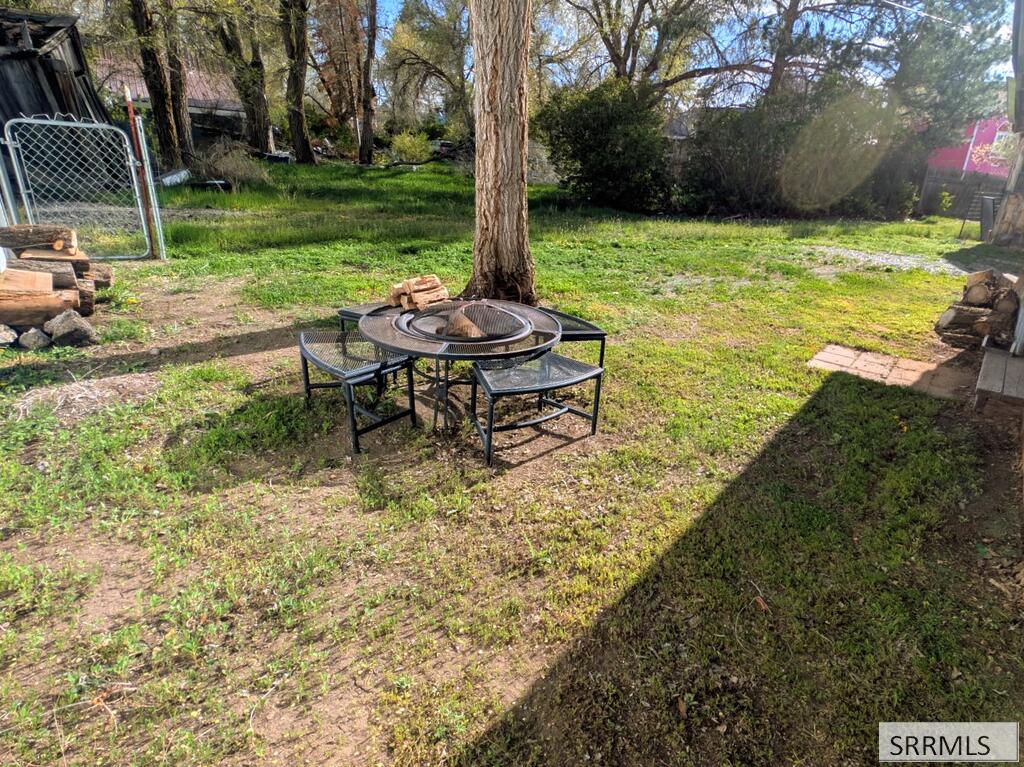 620 W 4th N Property Photo 3