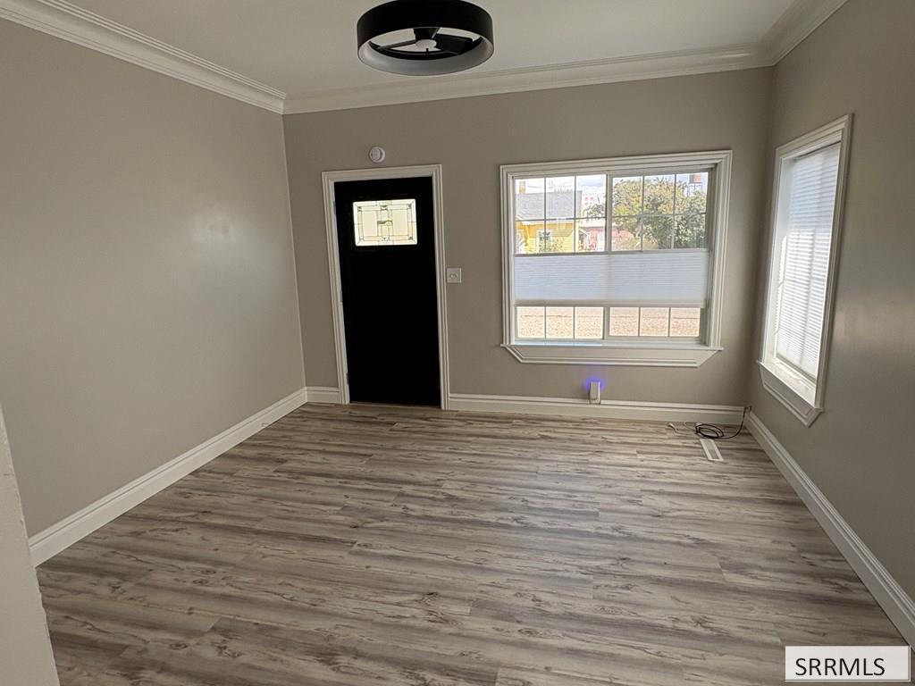 357 1st W Property Photo 2