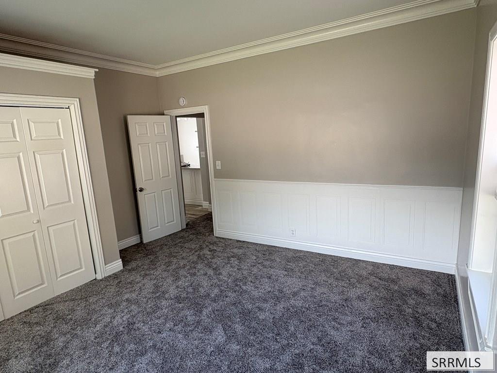 357 1st W Property Photo 7
