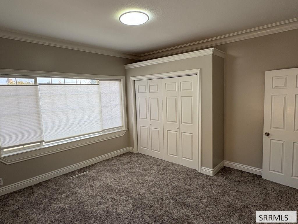 357 1st W Property Photo 10