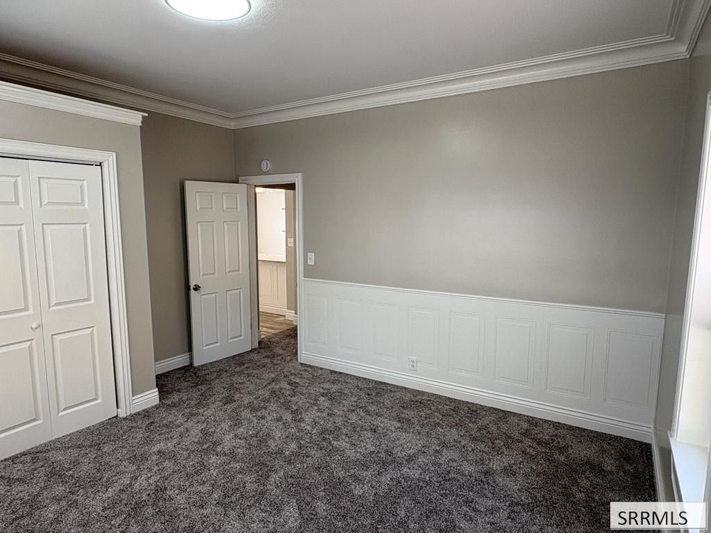 357 1st W Property Photo 11