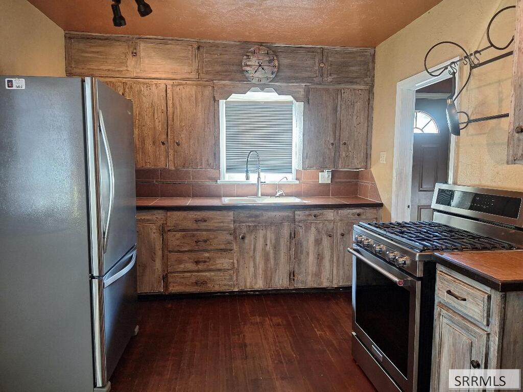 823 Randolph Ave Property Photo 3