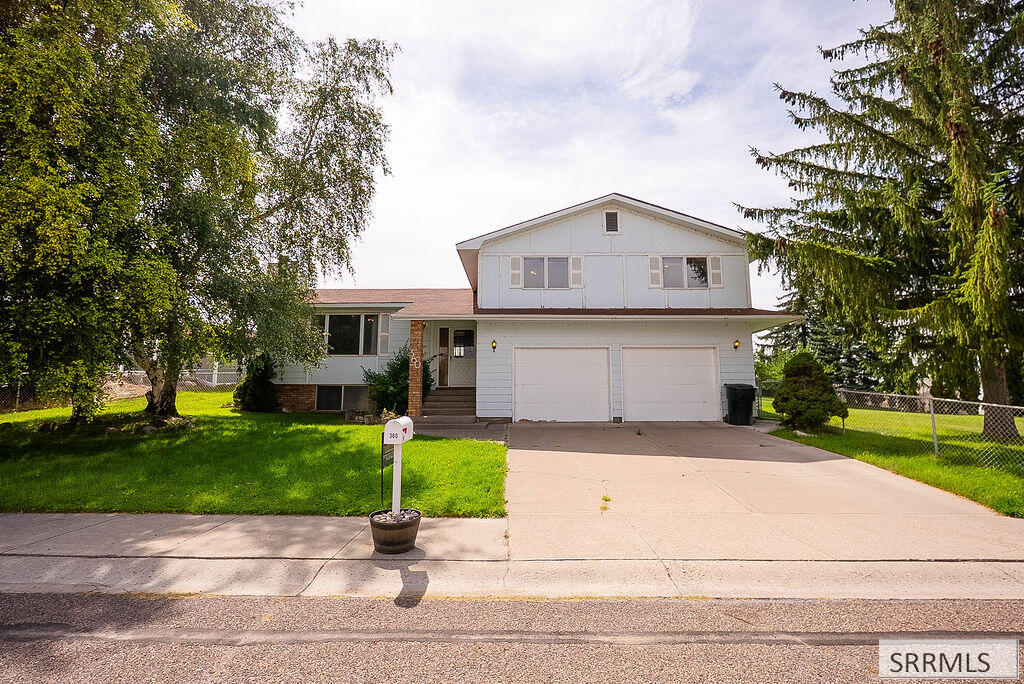 360 Autumn Way Property Photo 2