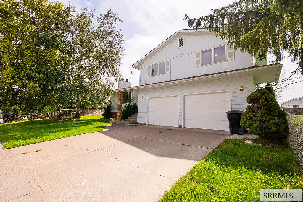 360 Autumn Way Property Photo 3