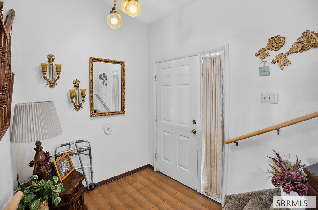 360 Autumn Way Property Photo 5