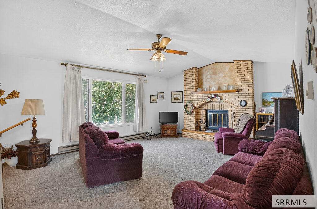 360 Autumn Way Property Photo 7
