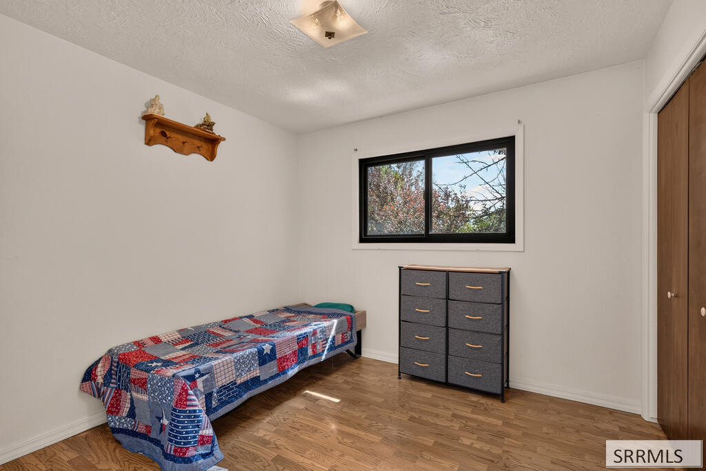 568 E 2200 N Property Photo 15