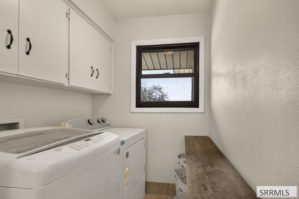 568 E 2200 N Property Photo 28