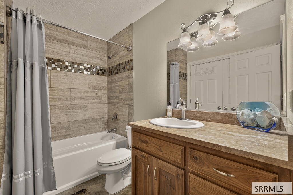 1253 Arrow Point Lane Property Photo 44