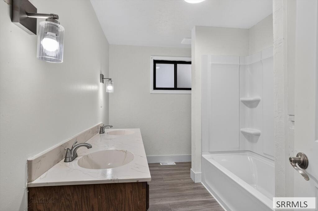 726 Curtis Street Property Photo 25