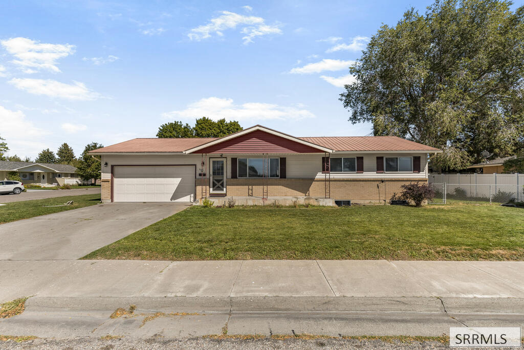960 Washburn Avenue Property Photo 1