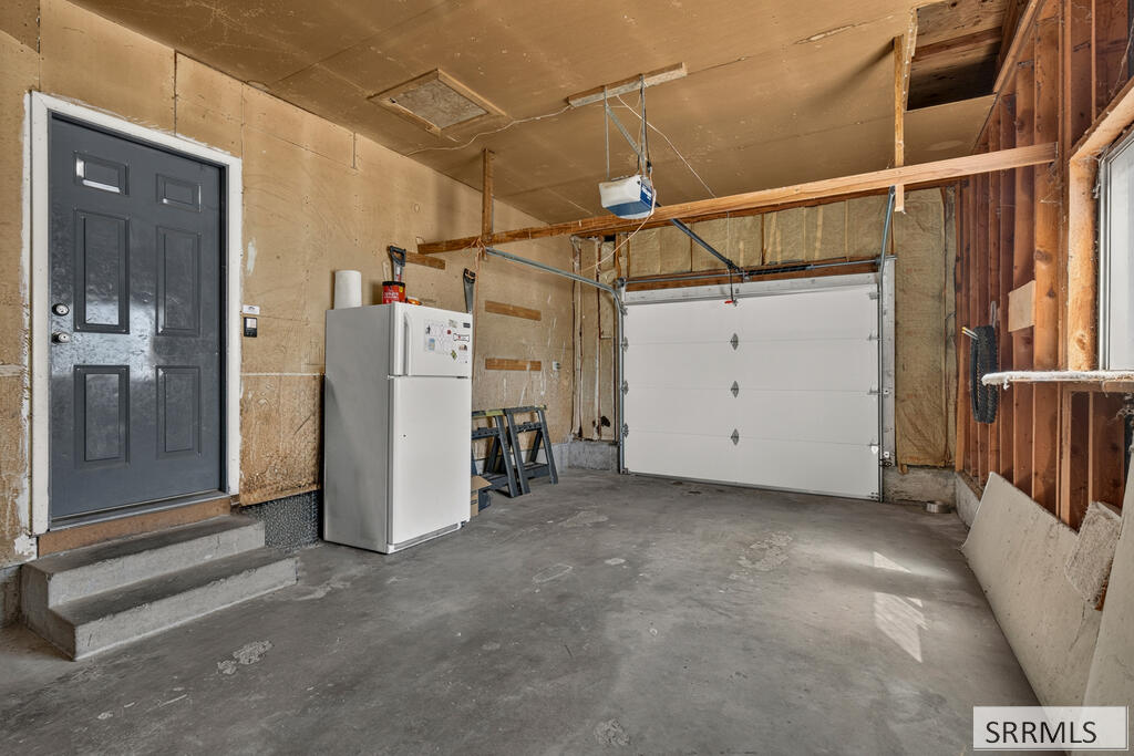 344 Alexander Blvd Property Photo 39