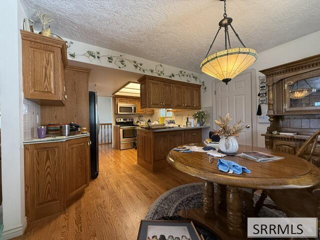 2333 Ada St Property Photo 3