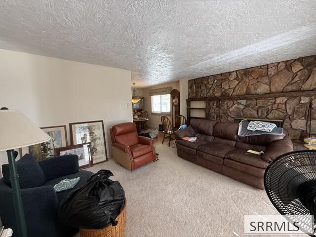 2333 Ada St Property Photo 6
