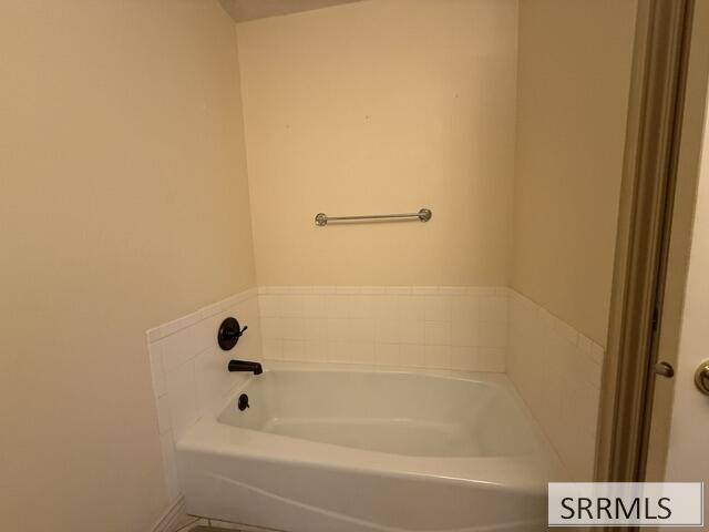 2333 Ada St Property Photo 11