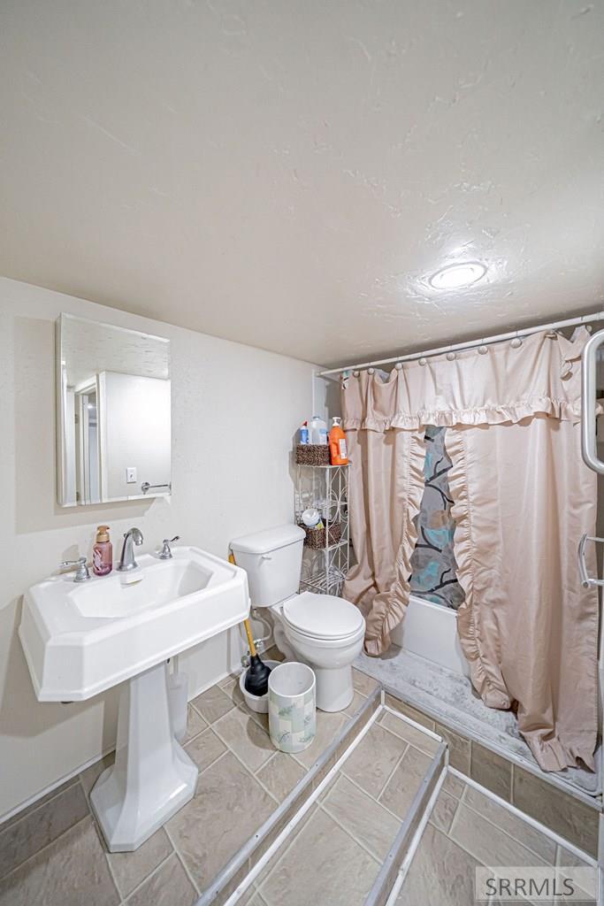 675 N 2880 E Property Photo 13