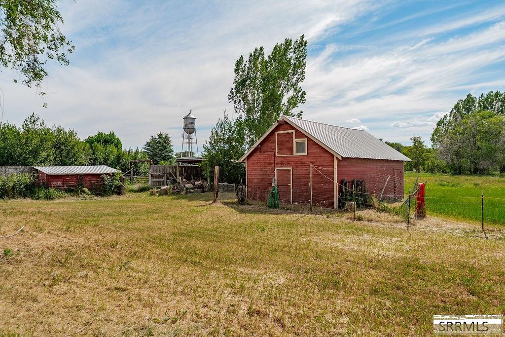 675 N 2880 E Property Photo 24