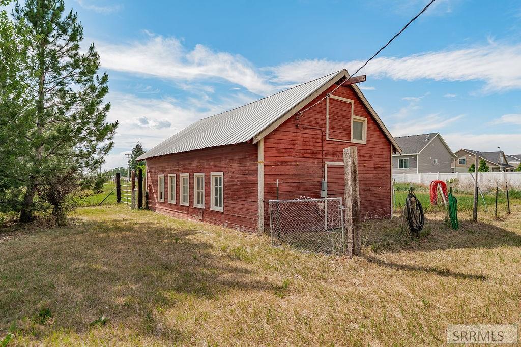 675 N 2880 E Property Photo 26