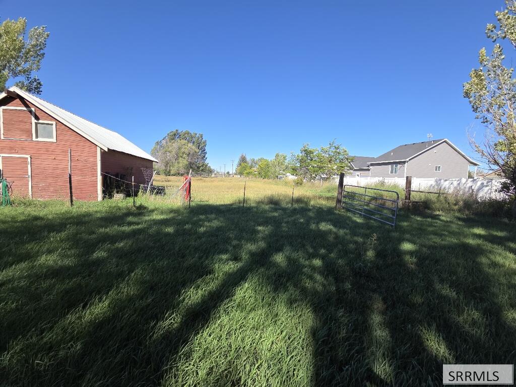 675 N 2880 E Property Photo 30