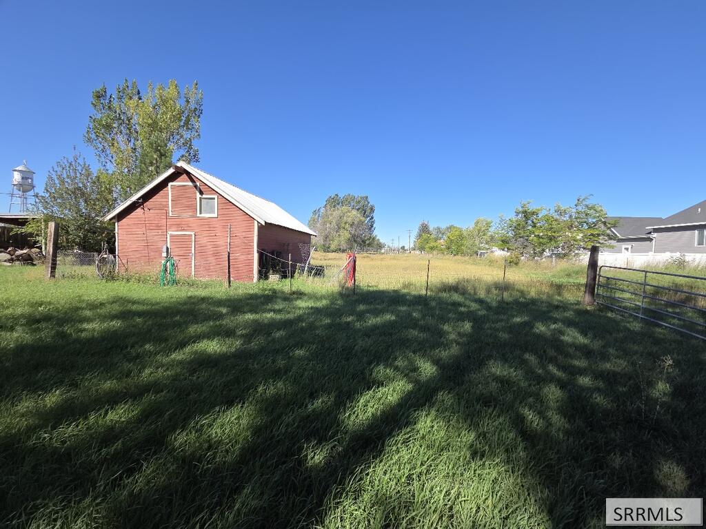 675 N 2880 E Property Photo 37