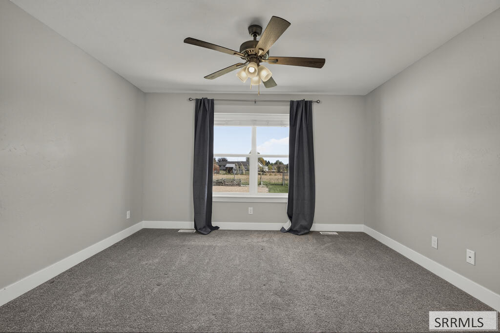 182 N 3978 E Property Photo 16