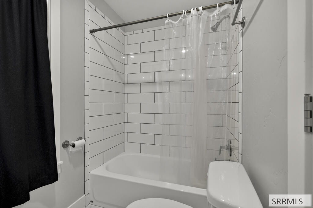 182 N 3978 E Property Photo 19
