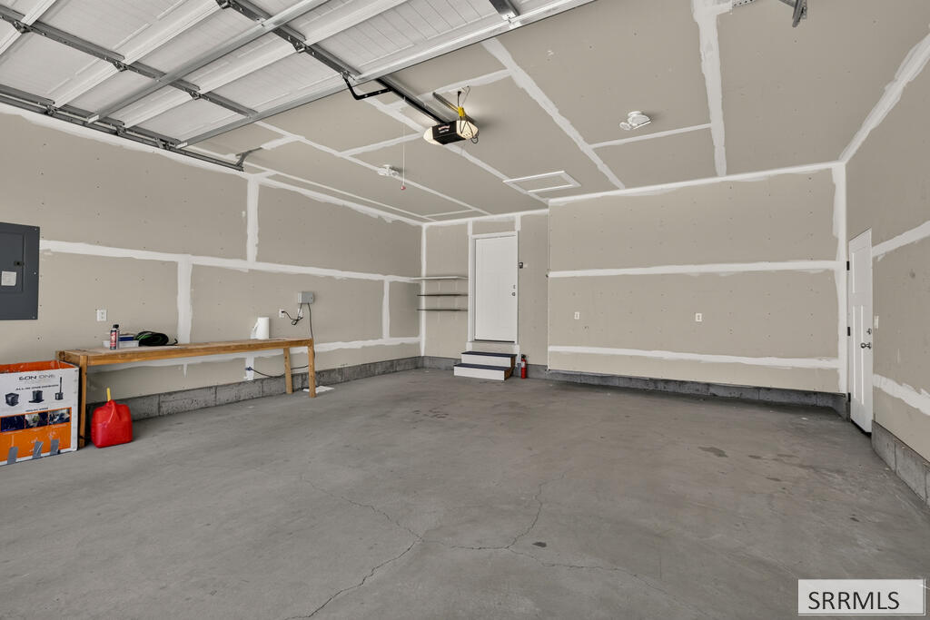 182 N 3978 E Property Photo 37