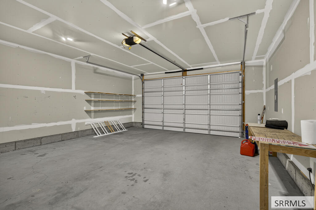 182 N 3978 E Property Photo 38