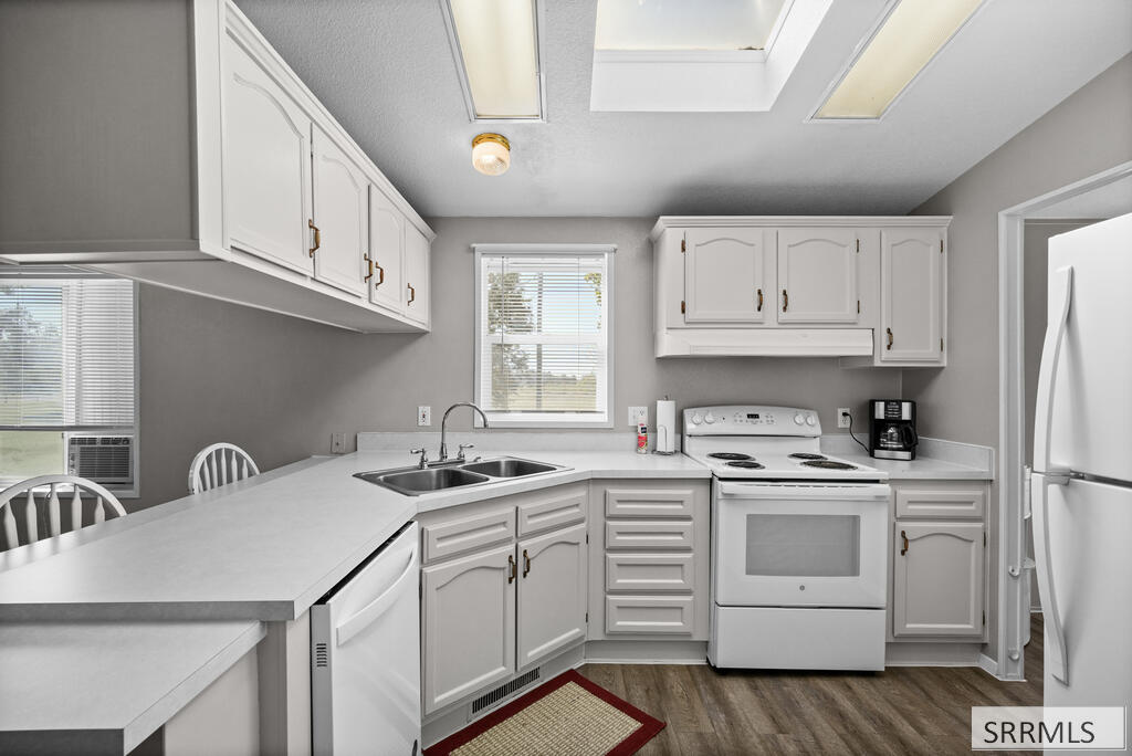 2964 E 650 N Property Photo 34