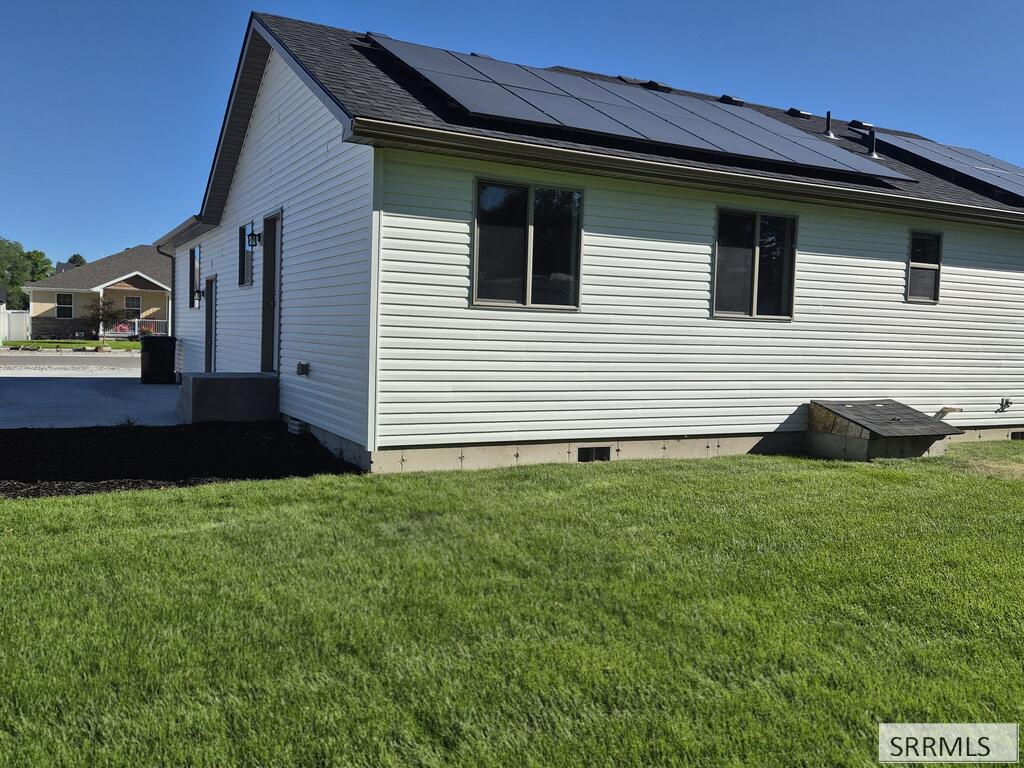 1069 Harris Loop Property Photo 3