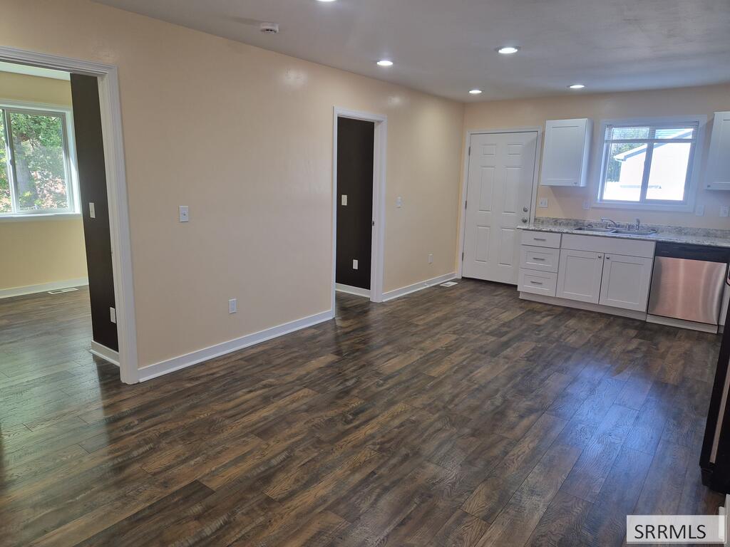 1069 Harris Loop Property Photo 9