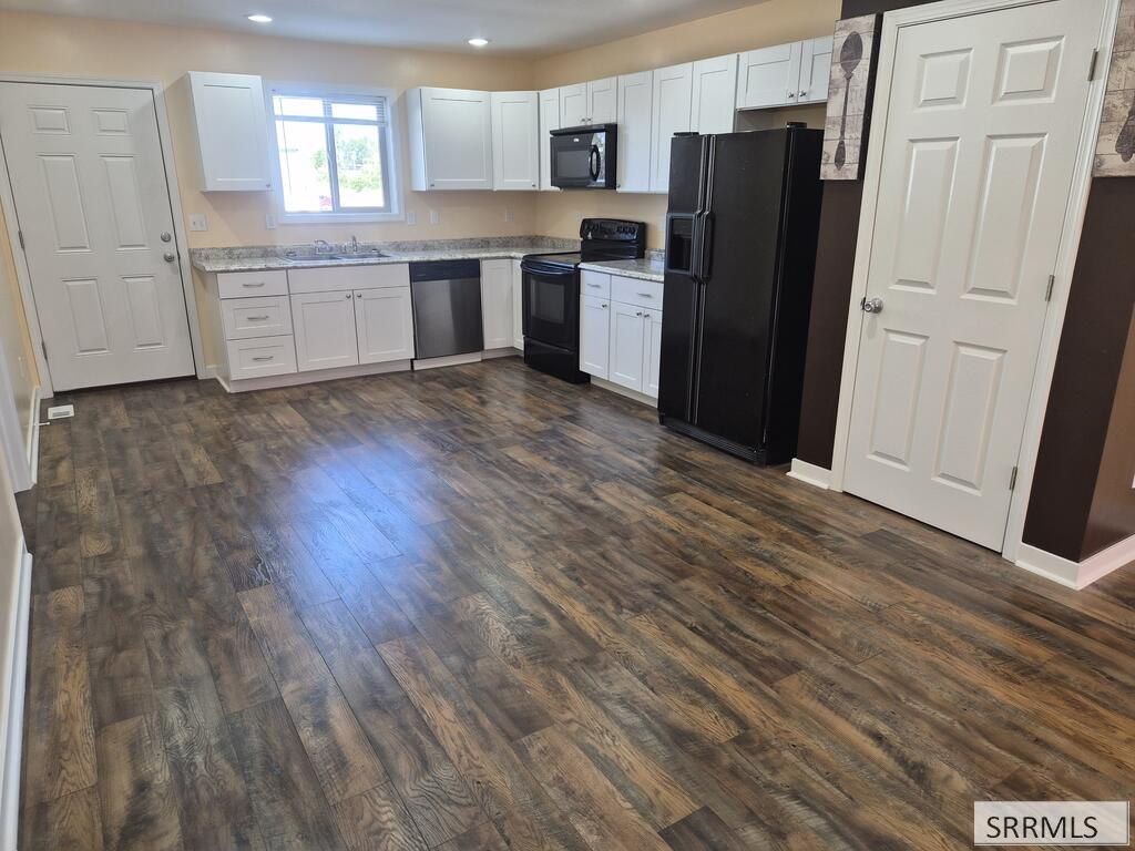 1069 Harris Loop Property Photo 10